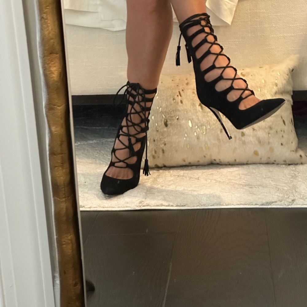 Nicole Miller Artelier heels/boot